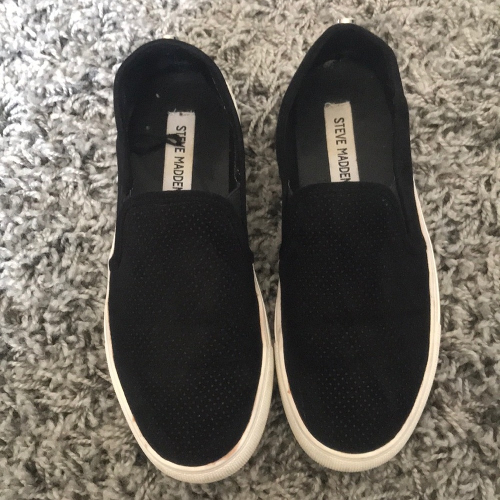 Steve Madden black and white slip ons